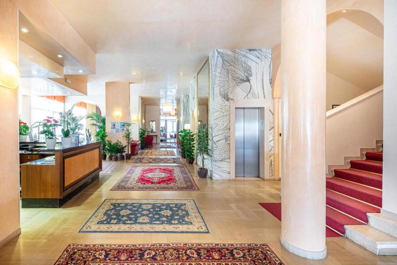 Royal Hotel