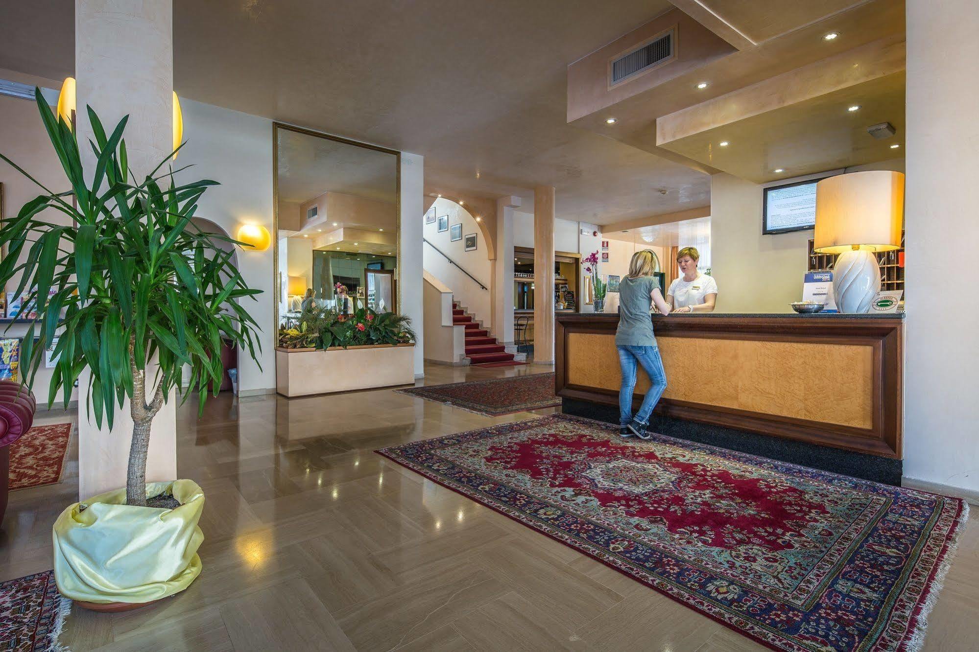 Royal Hotel